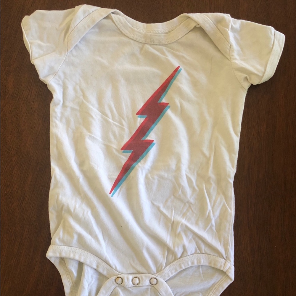 Feather 4 Arrow onsie 6 months